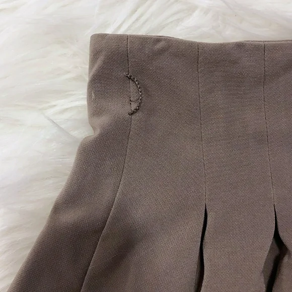 $10 CLEARANCE! H&M Taupe Circle A Line Pleat Midi Skirt - Picture 5 of 9